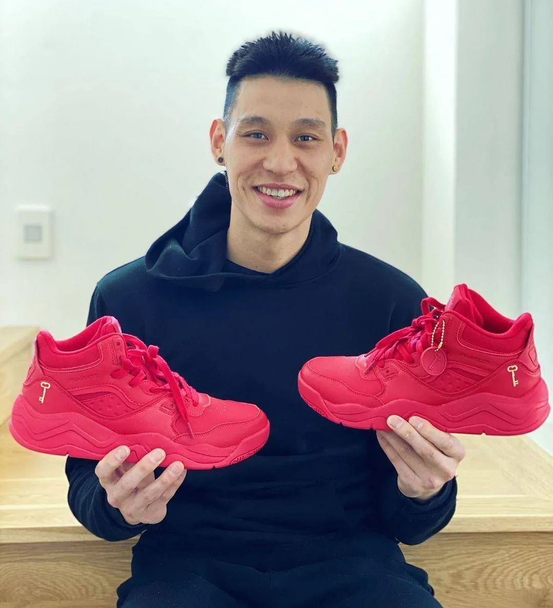 训练上脚!林书豪个人战靴又出新版本!国产球鞋越来越好了?