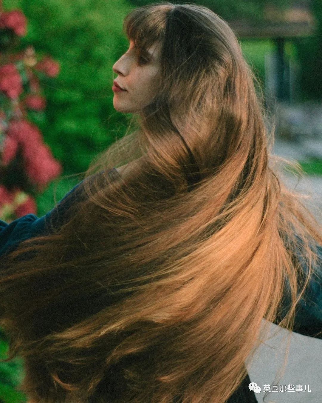 靠一头浓密秀发吸粉10万成为网红…这小姐姐的头发我慕了!