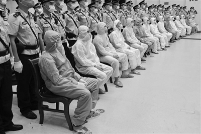 主犯黄鸿发涉17项罪名判死刑