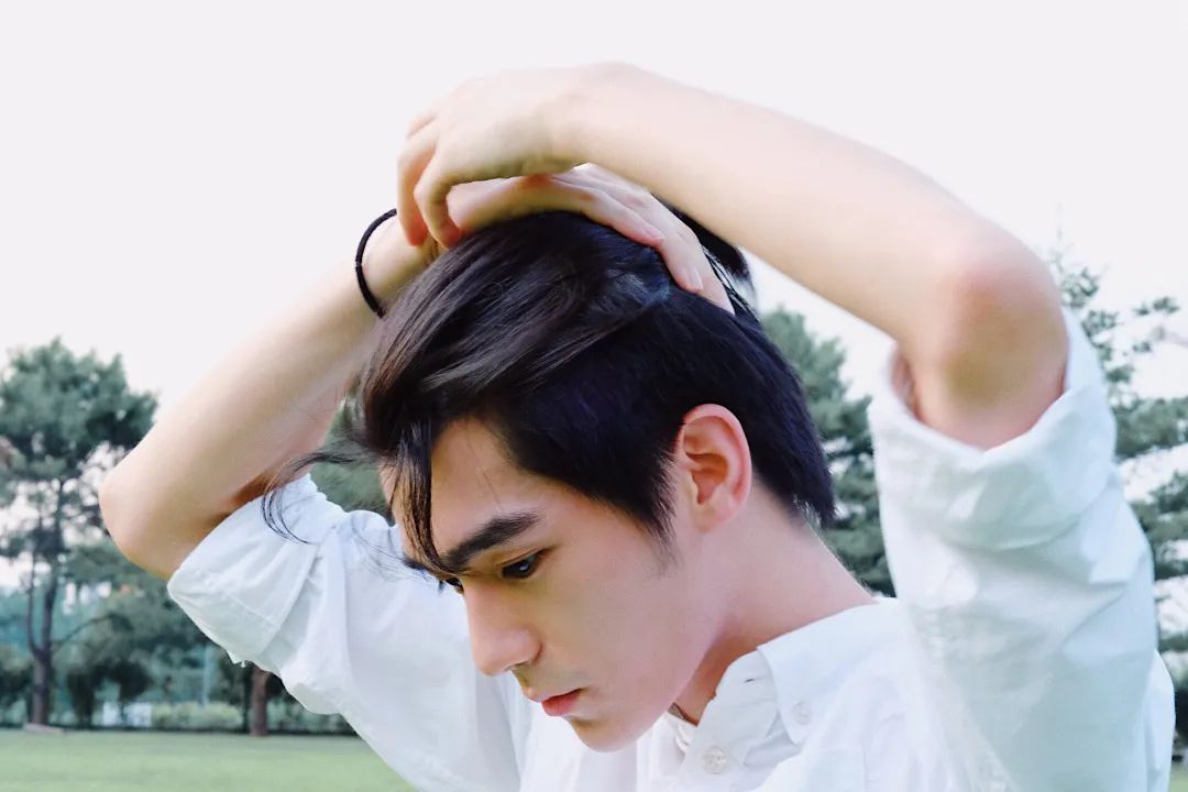 尼龙校草明天白色情人节帮你约了北电金城武张家硕