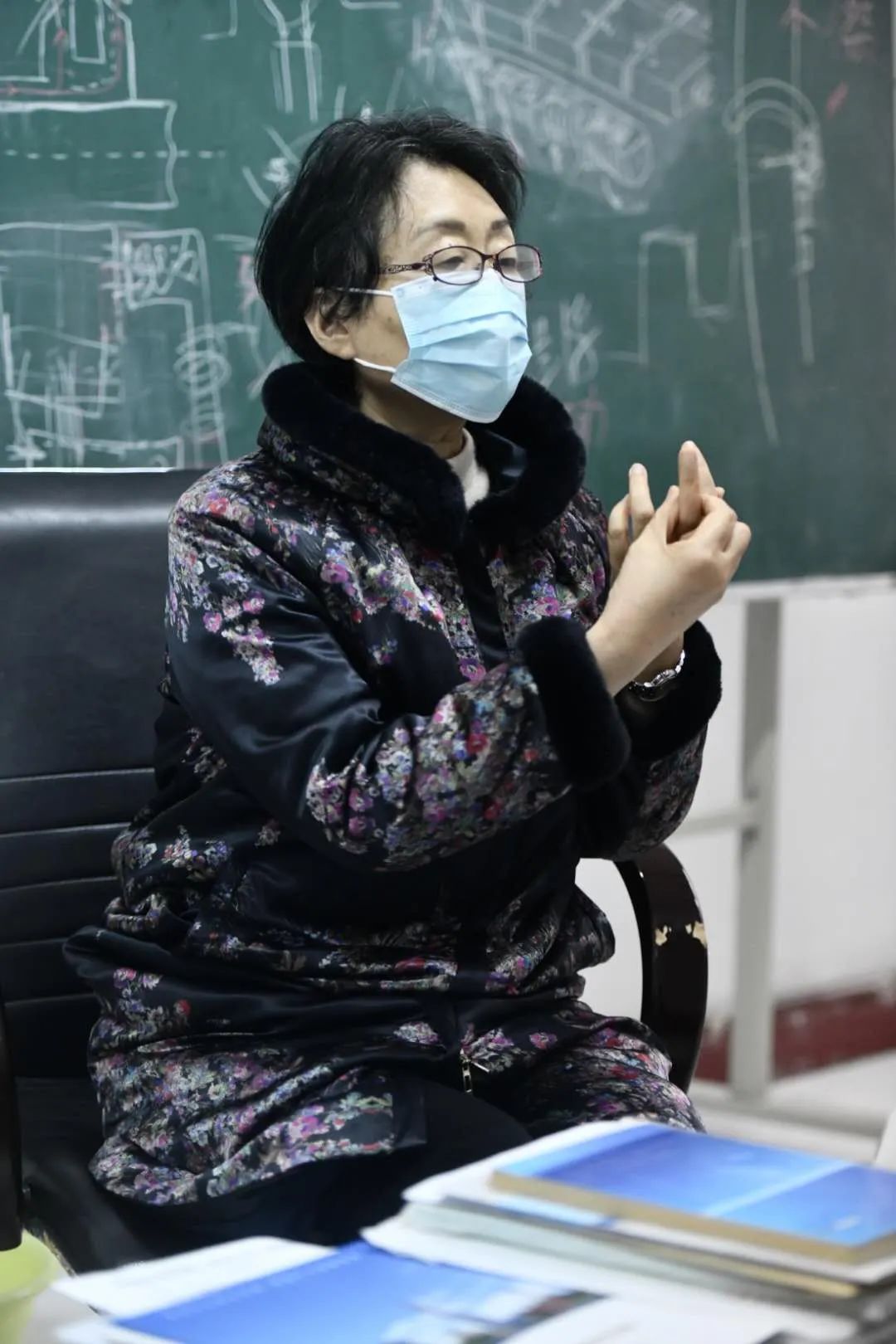 刘淑琴演示ecom工作原理"希望有医疗器械行业机构尽快介入,将我们的