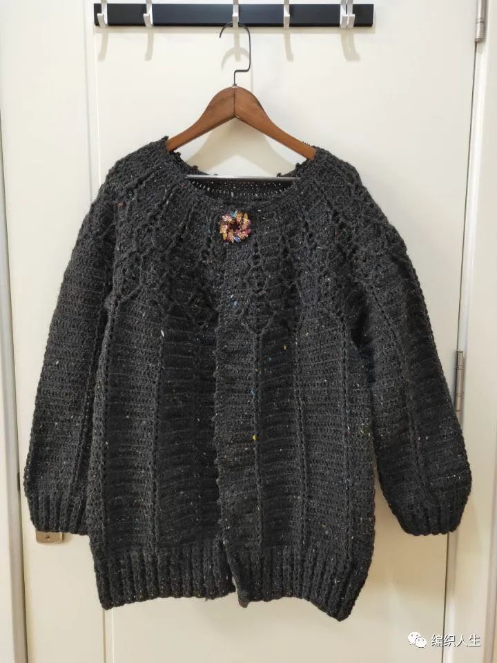 厚实粗花呢:钩针阿兰花样长袖圆肩开衫