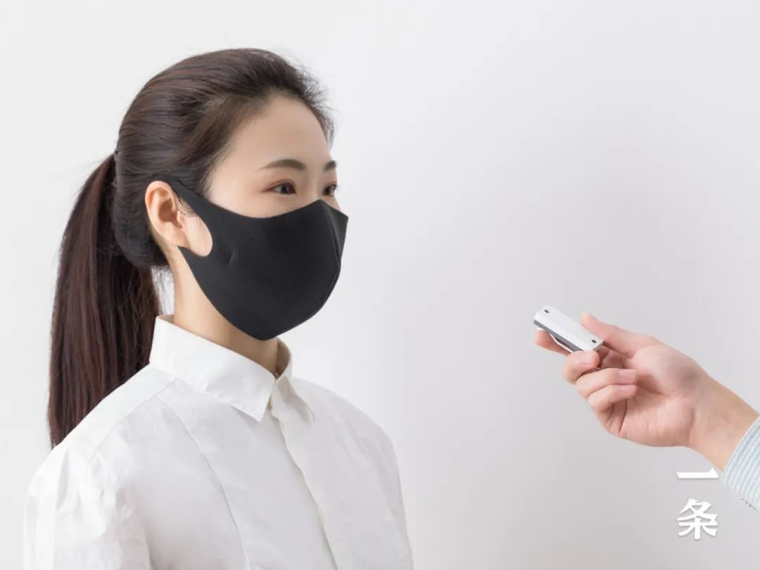 小编亲测了下,讲话的人佩戴口罩的情况下,录下来的声音依然非常清晰.