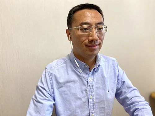 刘生龙老师主持会议杨雁翔,程文银,谢宜泽三位博士生在线汇报论文进展