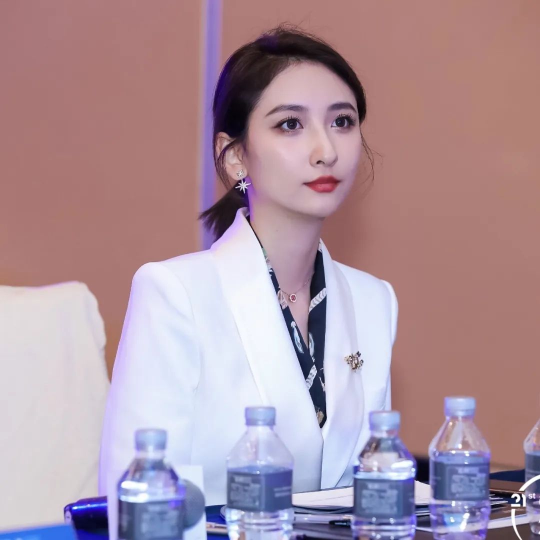 有声书签丨时光发言人- 央广经济之声主持人:奕延