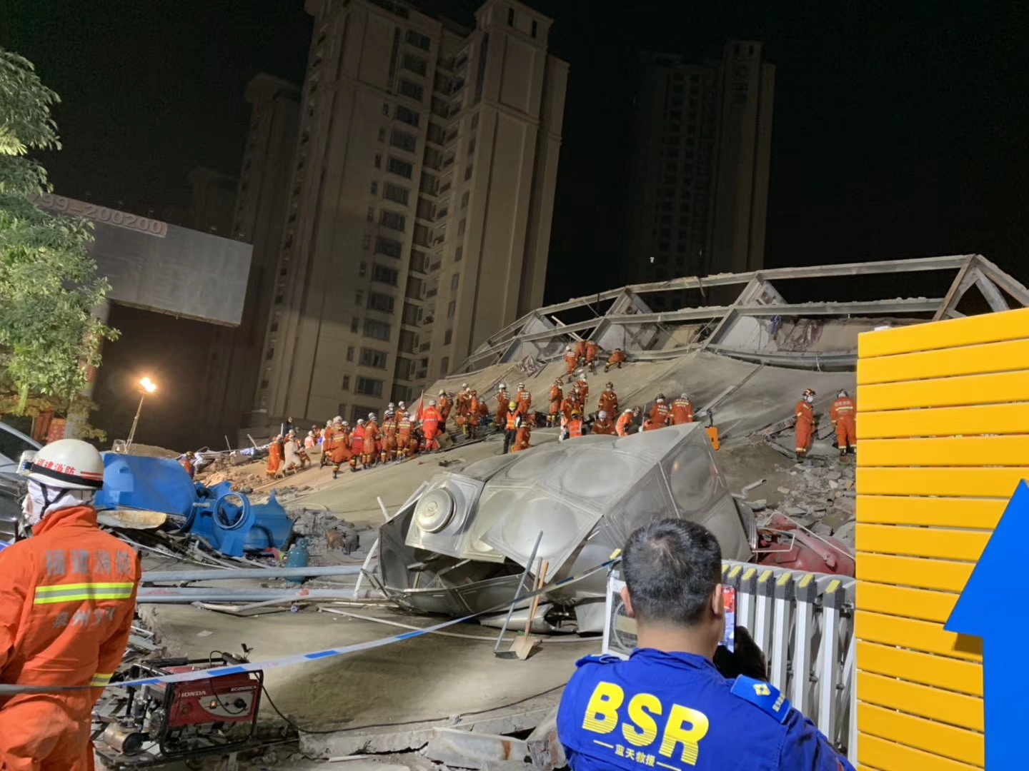 泉州隔离酒店坍塌:加层改建鉴定瑕疵、曾被多次处罚|救援_新浪财经_新浪网