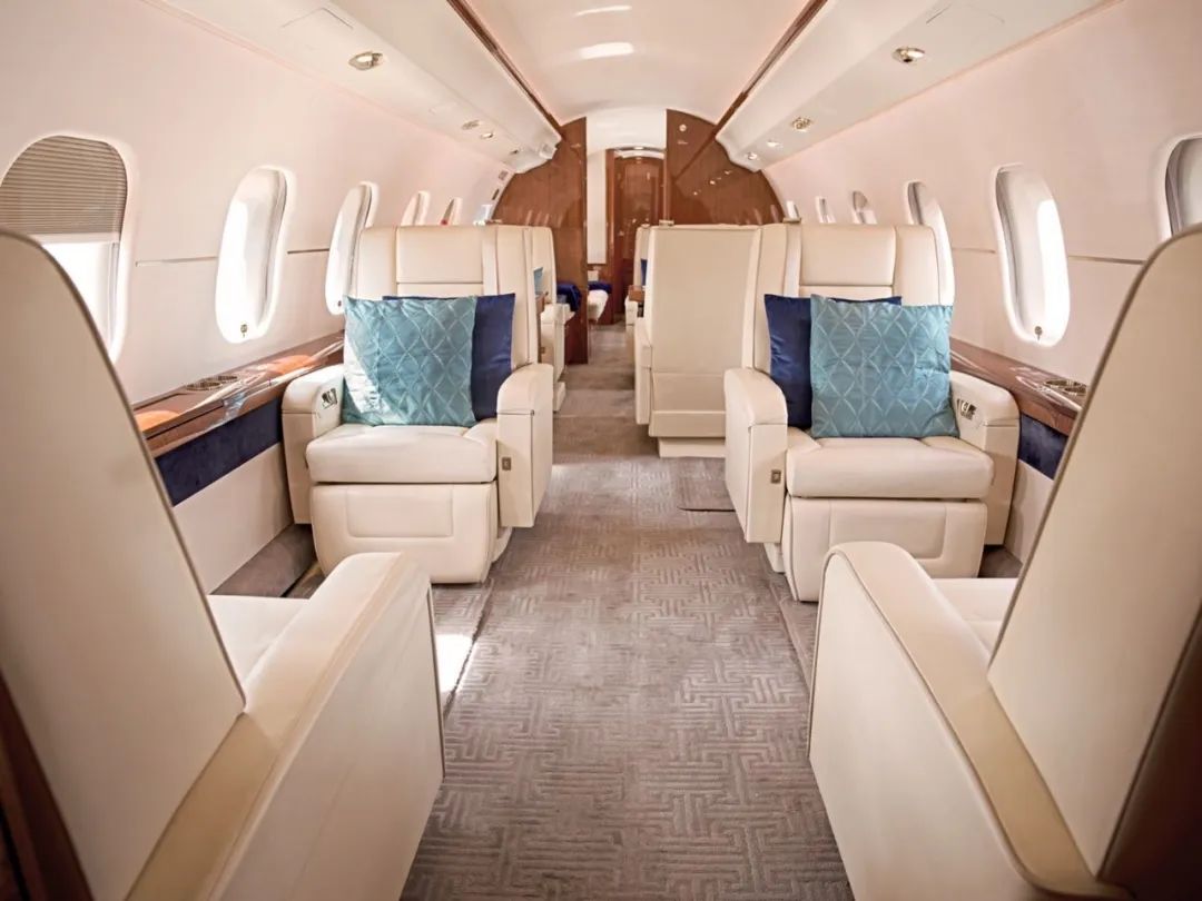 现拥有多种公务机机型(庞巴迪,湾流,豪客),拥有资质:(中国民航:ccar