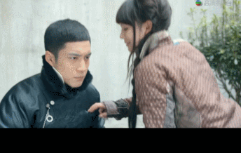 月牙摔门而出,无心慌忙追出解释.