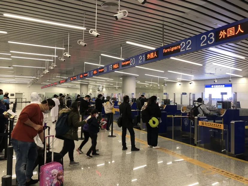 其中,t1航站楼东一远机位候机区以及104登机口下方区域设置为"检疫