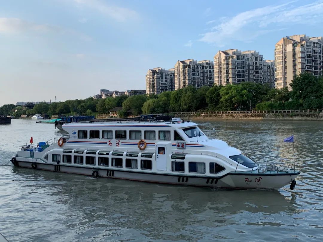 今起,水上公交试行工作日早晚高峰免费乘船措施.