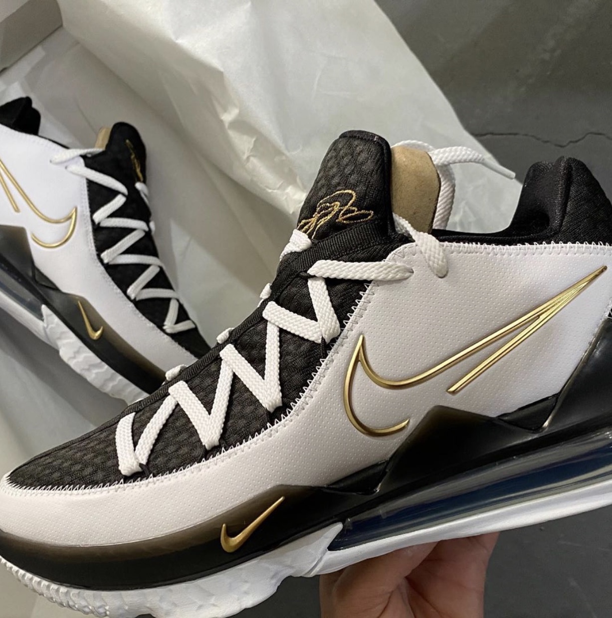 lebron 17 low 全新配色下月发售!|詹姆斯|大灌篮|低帮_新浪新闻