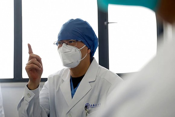 一线抗疫群英谱丨谢渭芬:临床一线的"多面手"|疫情|医护人员|新冠肺炎