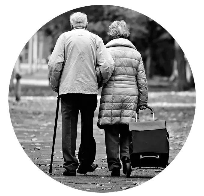 如何与年迈的父母相处?|老去的勇气_新浪新闻