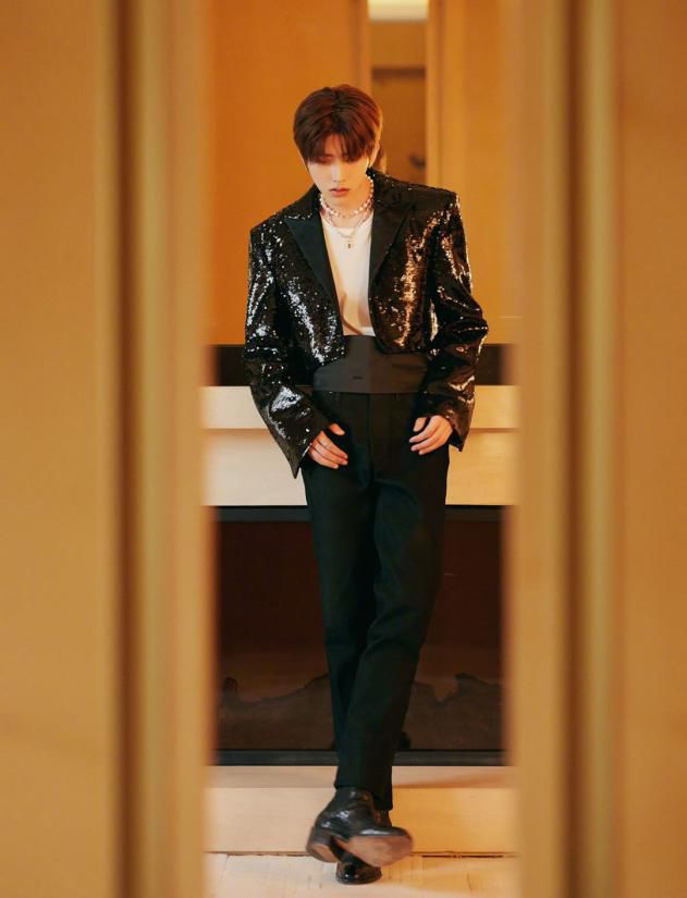 种草鹅比起看导师我更喜欢蔡徐坤脚上的切尔西靴