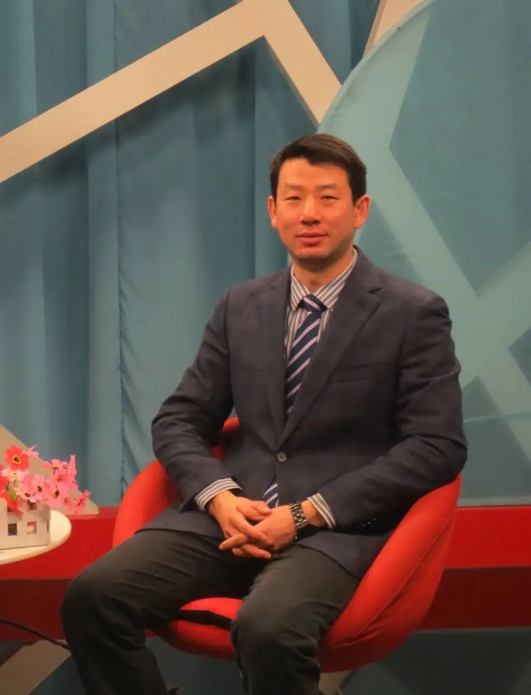 战疫院长访谈录|成都大学附属医院副院长杨进:我们用专业竭尽所能