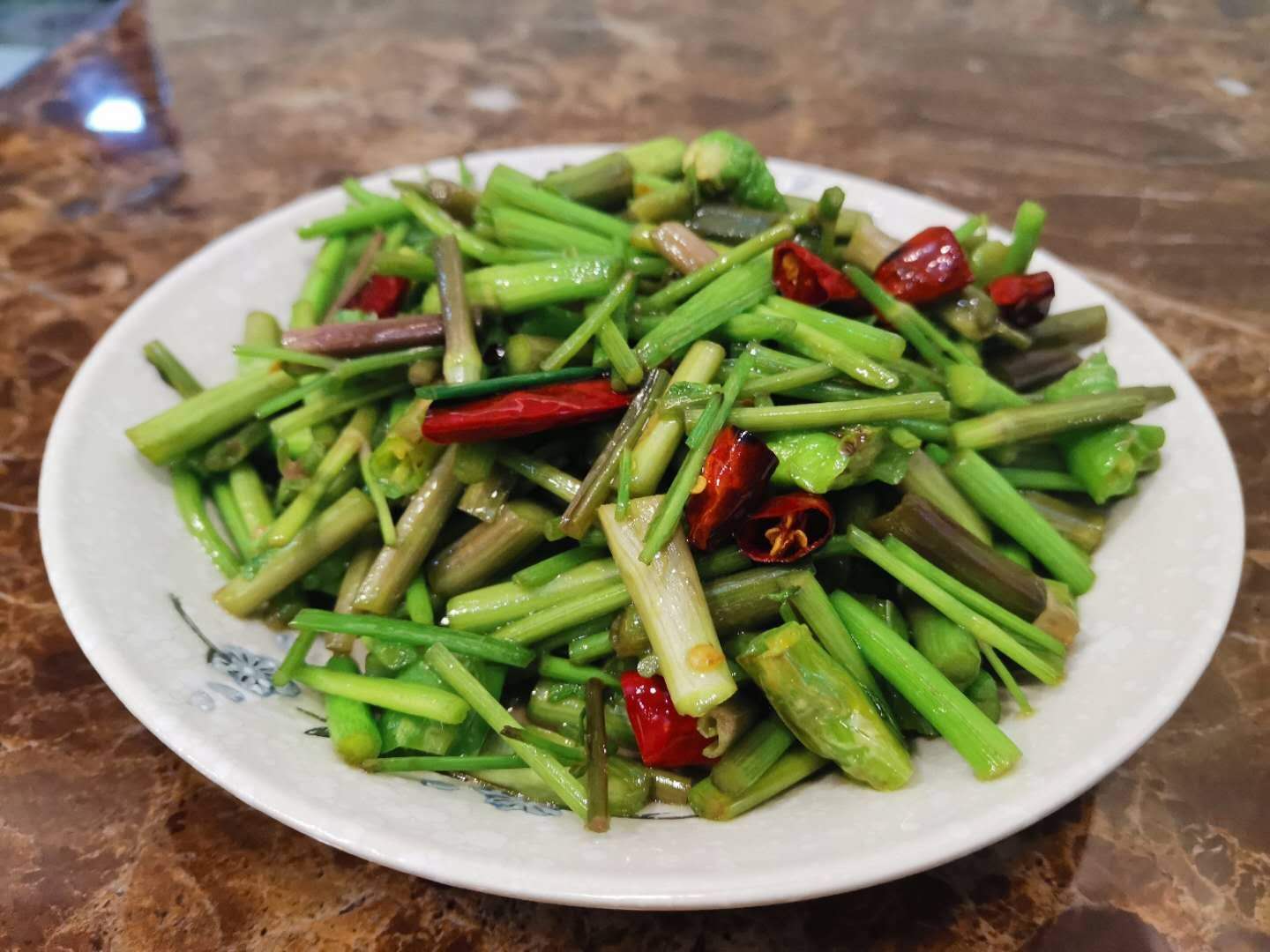 春分吃春菜:洞庭湖畔吃了千年的水芹菜