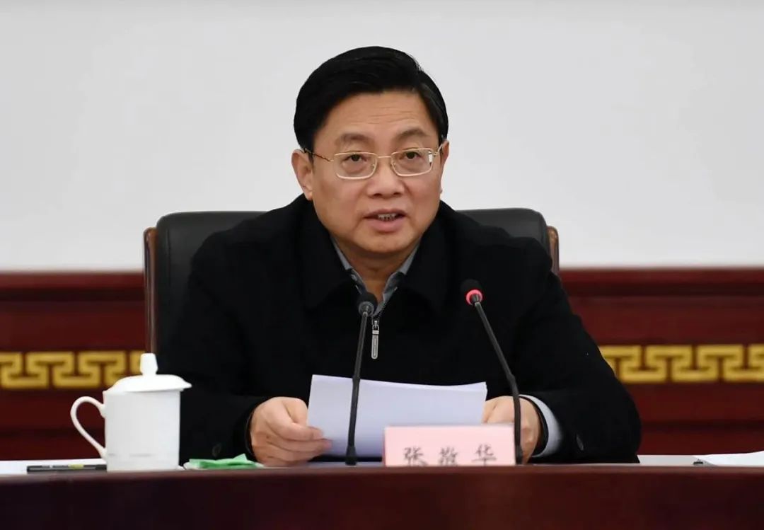 这些领导摘下口罩,你摘还是不摘?