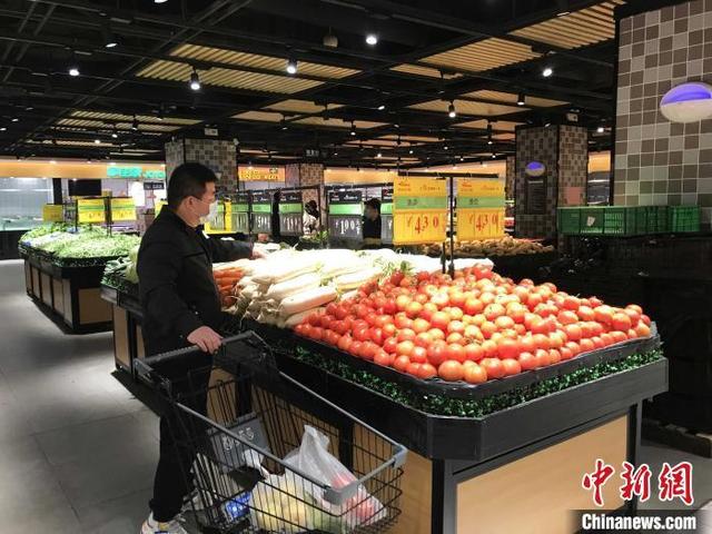 探访武汉限时开放商业网点：个人购物需出示健康证明