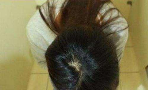 大便带血厕所纸上有血是怎么回事是痔疮还是癌别忽视