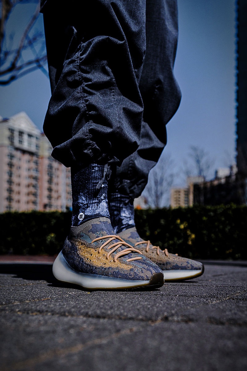 市价高于原价今年第一双yeezy380开始登记增高效果太爽了