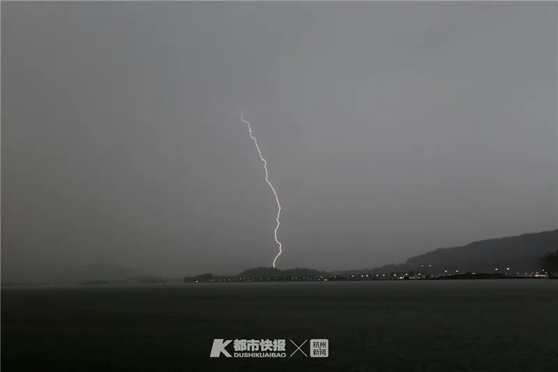 昨天，杭州景区堵成这样！北京市民排队赏春，成都的夜亮了，湖北也渐渐动了起来…休闲区蓝鸢梦想 - Www.slyday.coM