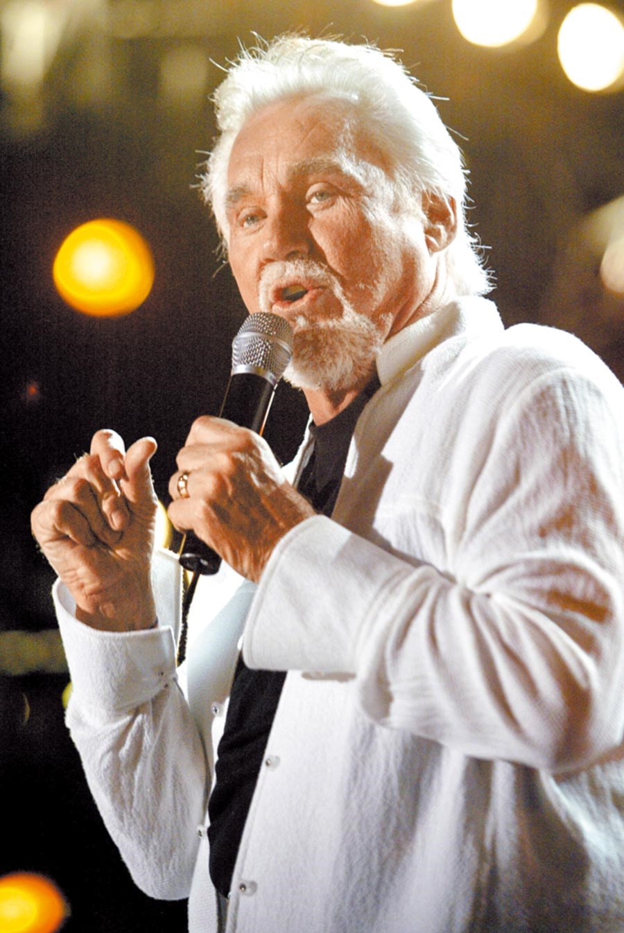 乡村音乐之父三届格莱美得主肯尼-罗杰斯逝世 享年81岁