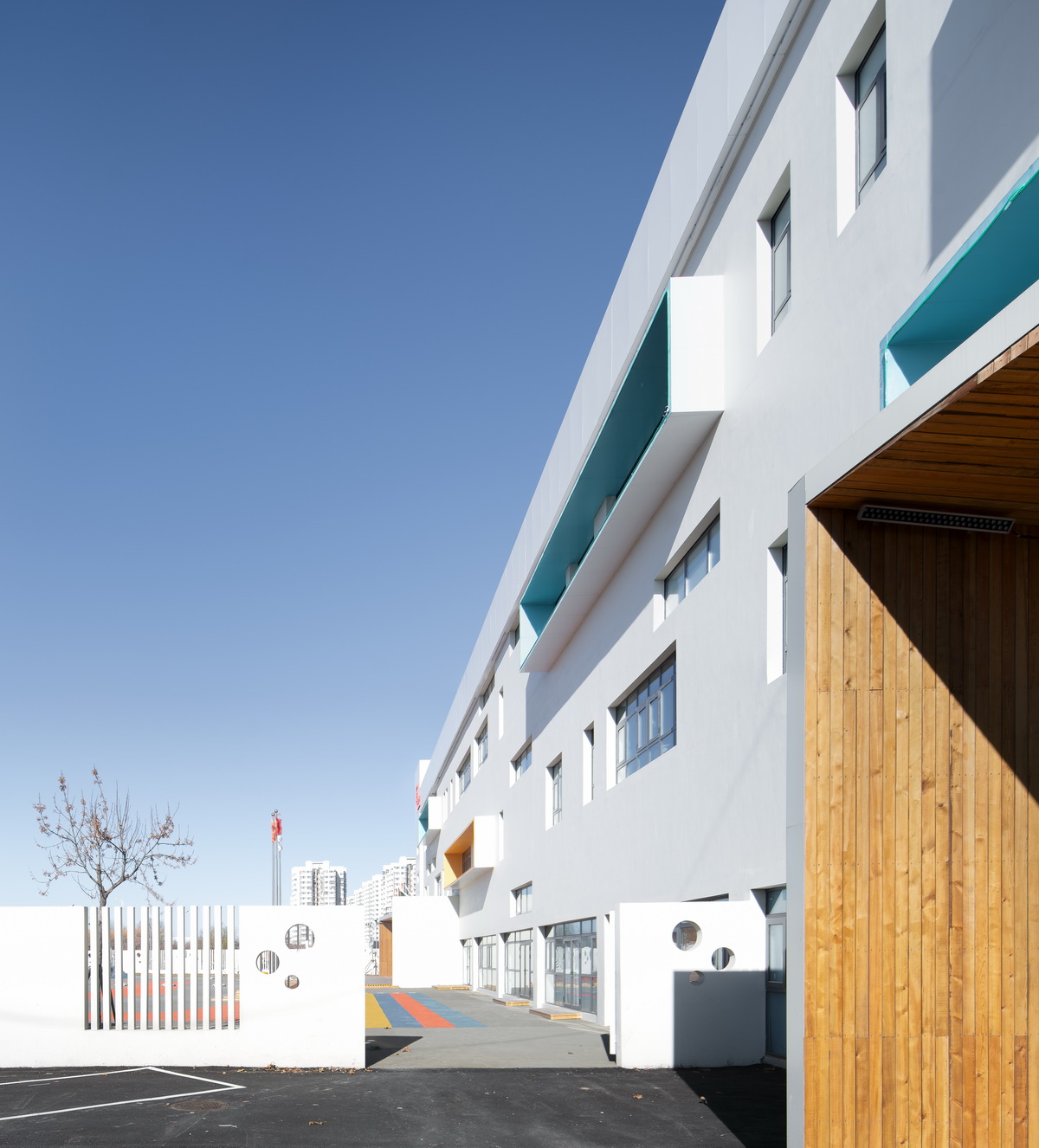 建筑侧外观▲ 1f接待大厅-儿童游戏区透明性以及半透明感以模糊