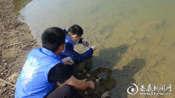 双峰县水利局开展“世界水日”“中国水周”宣传活动