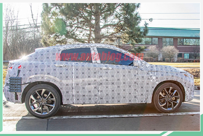 中型轿跑SUV/年底首发 英菲尼迪QX55预告图曝光