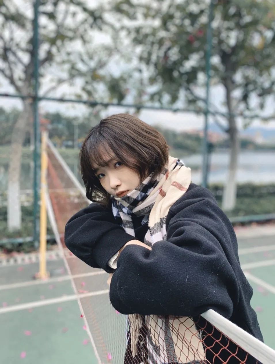 交到一个精神小妹不要紧,先养养看 >>