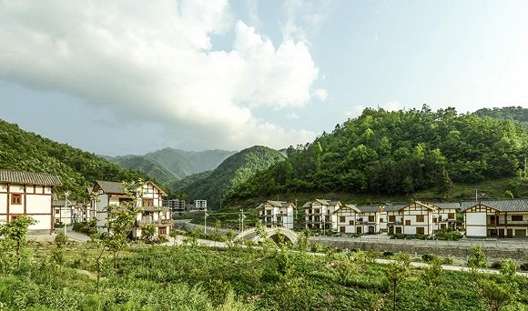 2019年初,为进一步壮大这类村的集体经济,通江县按照"一年打底子,两年