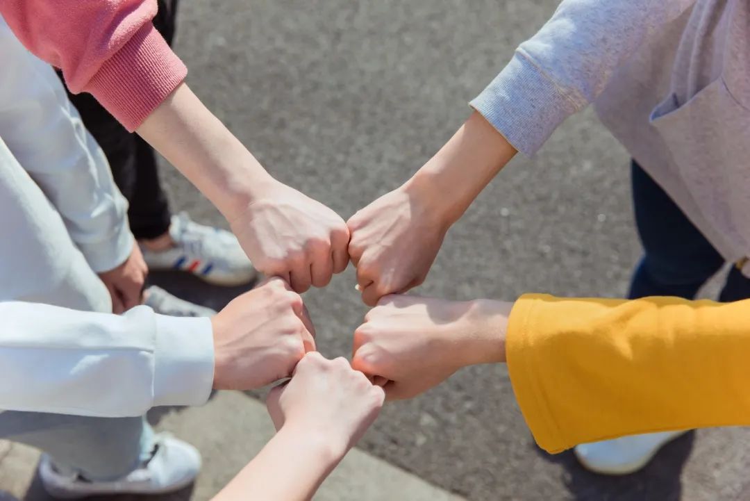 创业8年 员工6万 为什么越来越多人 跟字节跳动学管理 绩效管理 企业文化 新浪新闻