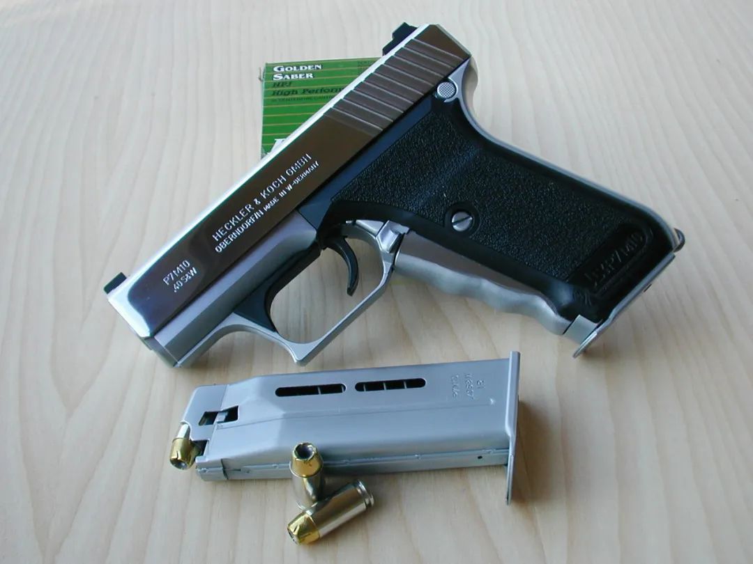 比6支ar还贵的p7手枪,为何按下握把才能射击?|轻武专栏