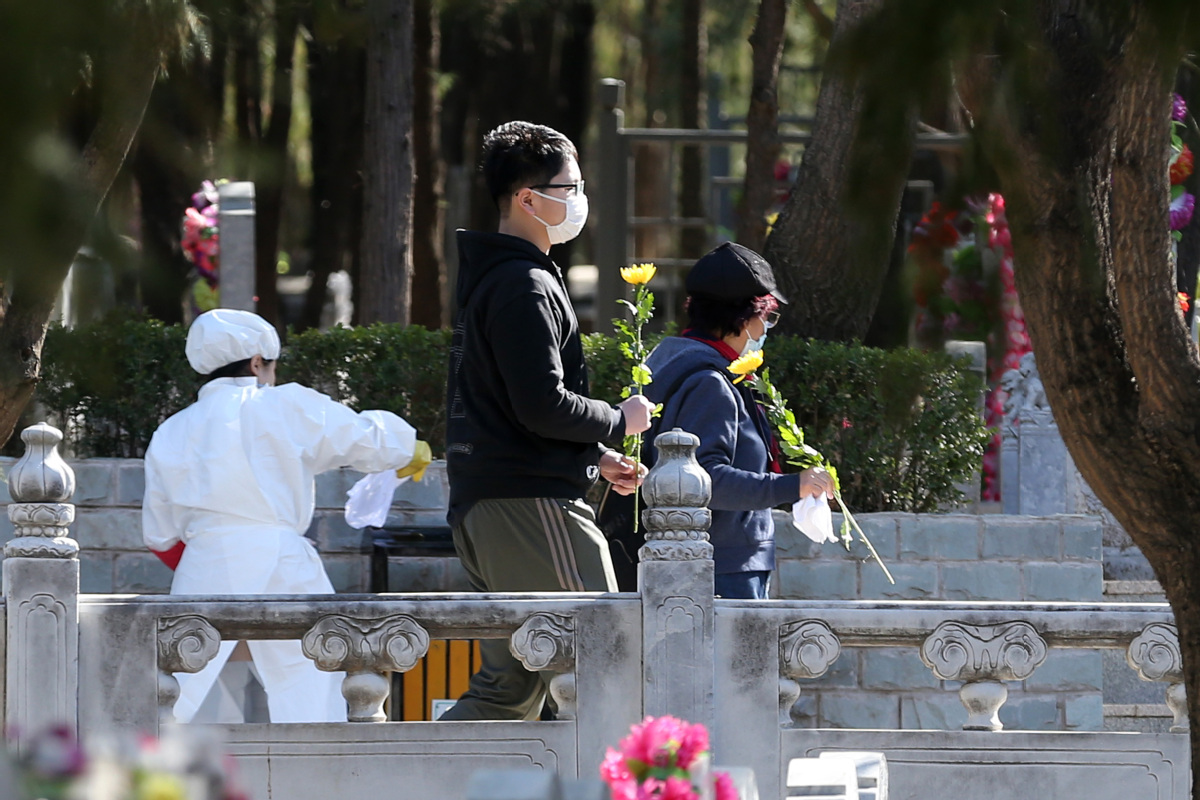 八宝山人民公墓实行清明祭扫网上预约制 - 中国日报网