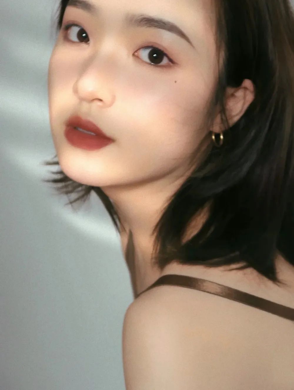 干货|自拍好看的女生,到底比你多做了什么?