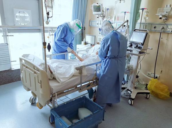 防护服变"暴汗服"隔离病房里来了"降温神器"|张燕|医疗|新冠肺炎_新浪