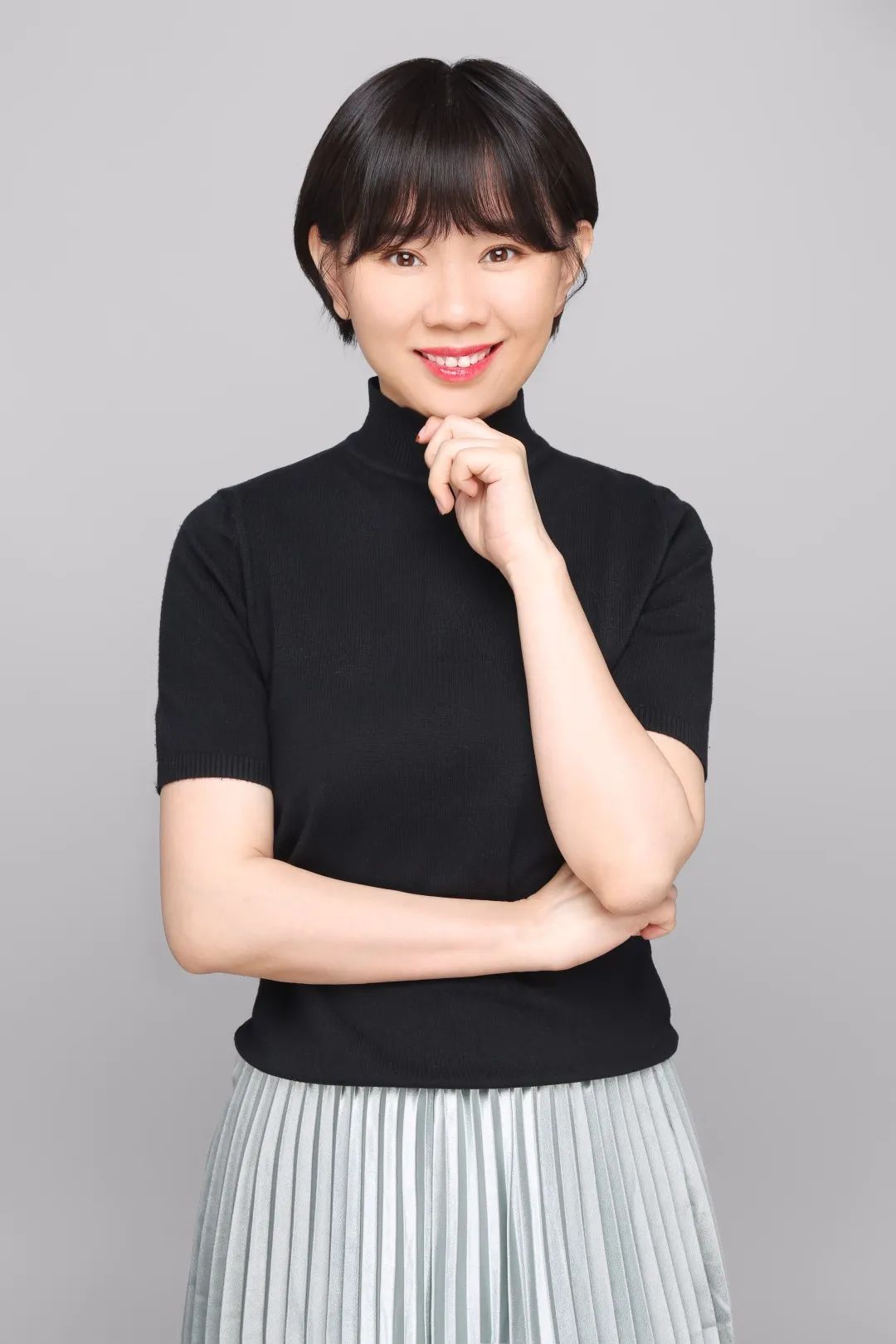 张 雅 佼 张雅佼,中国人民大学新闻传播学硕士,北京人民广播电台编辑