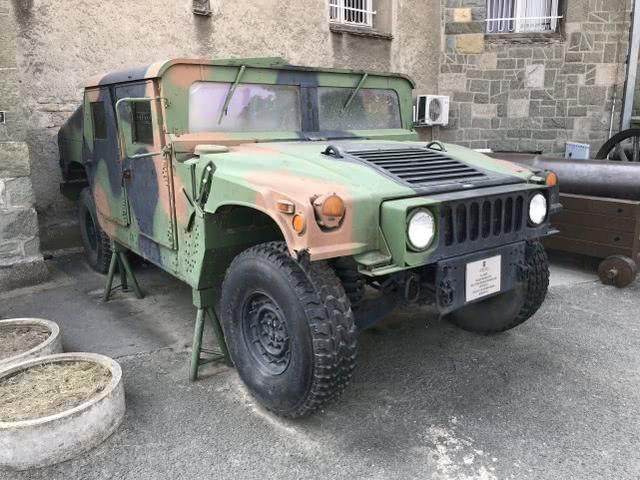 博物馆藏有土耳其弯刀和美国隐身战机