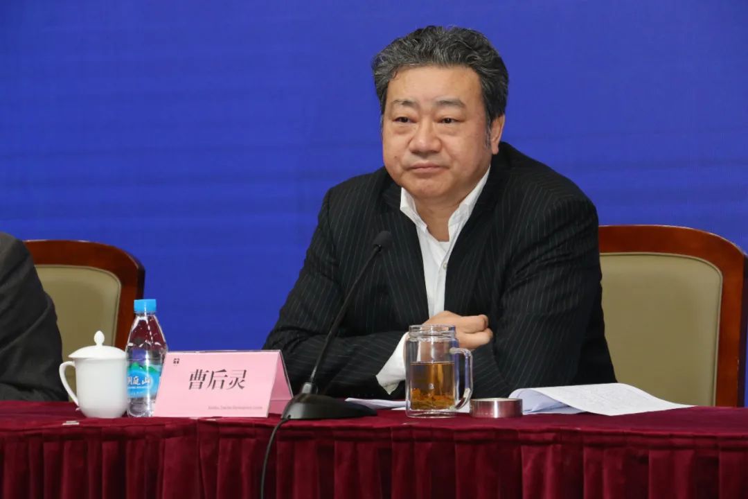 市政府召开新学期开学工作视频会议