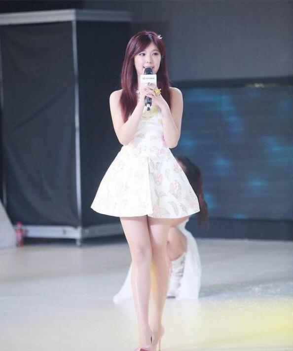 赵奕欢认爱富二代男友,从国民校花到斯巴达女神,请尊重她的性感