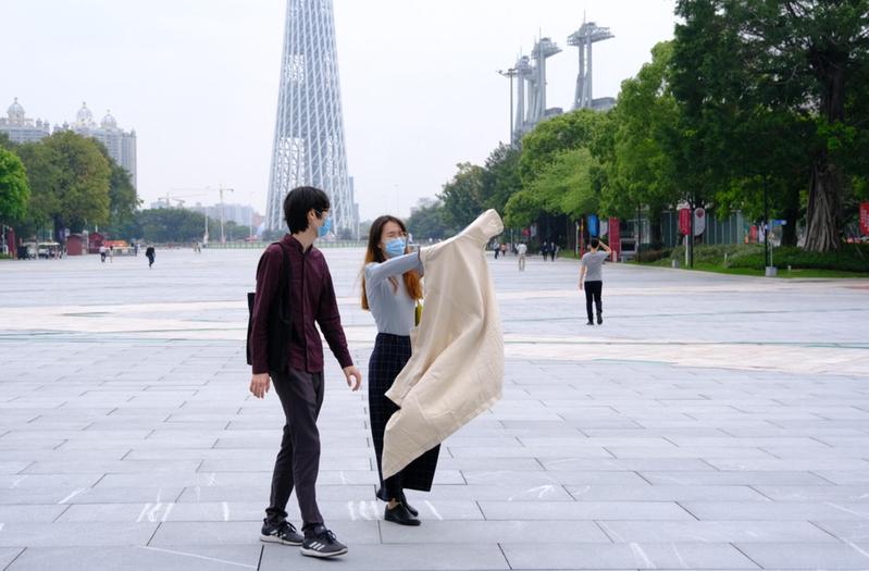 【图集】三月阳光加雨水,春夏冬装乱穿衣