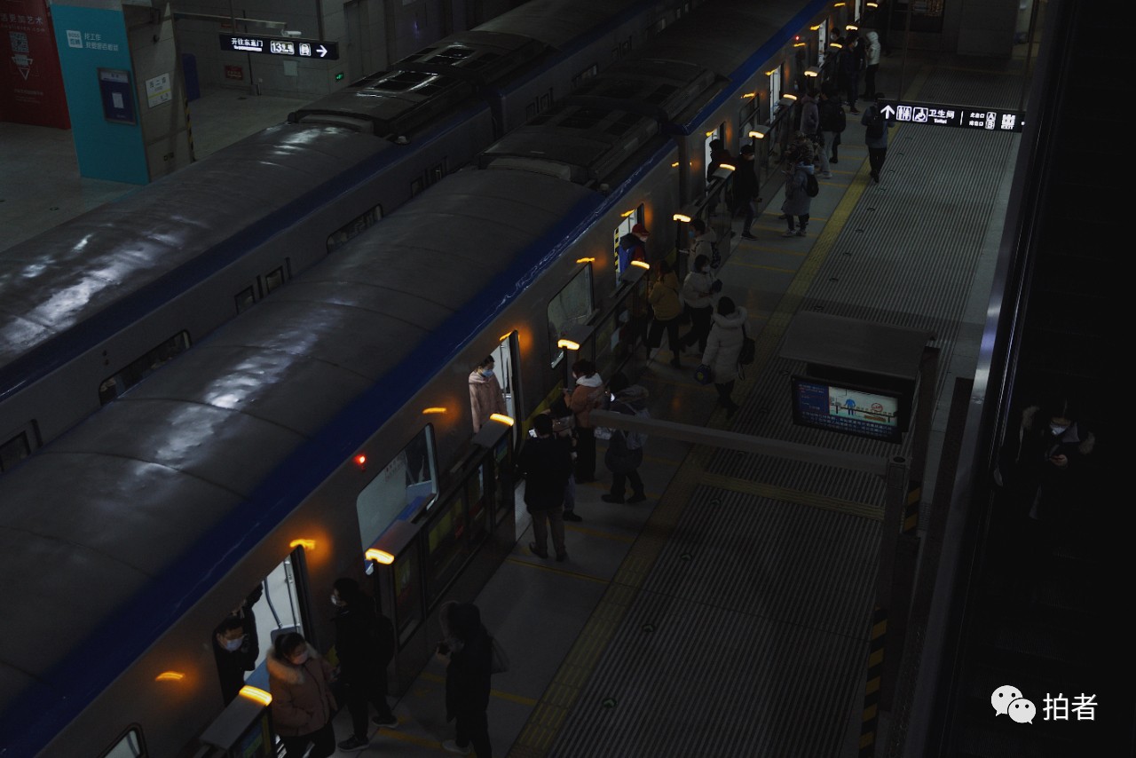 △ 3月6日，西二旗地铁站，晚高峰时段的乘客不多。