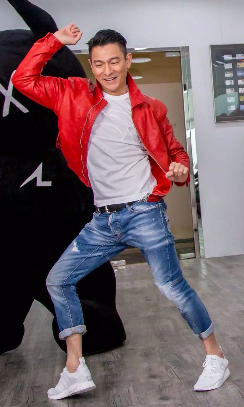 (约 06900)另一双刘德华喜欢的鞋款非 adidas nmd 莫属(约 062000