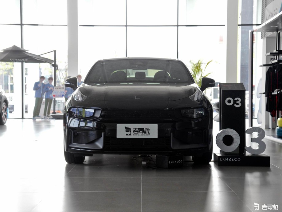 浓郁的运动气息 小哥带你看领克03