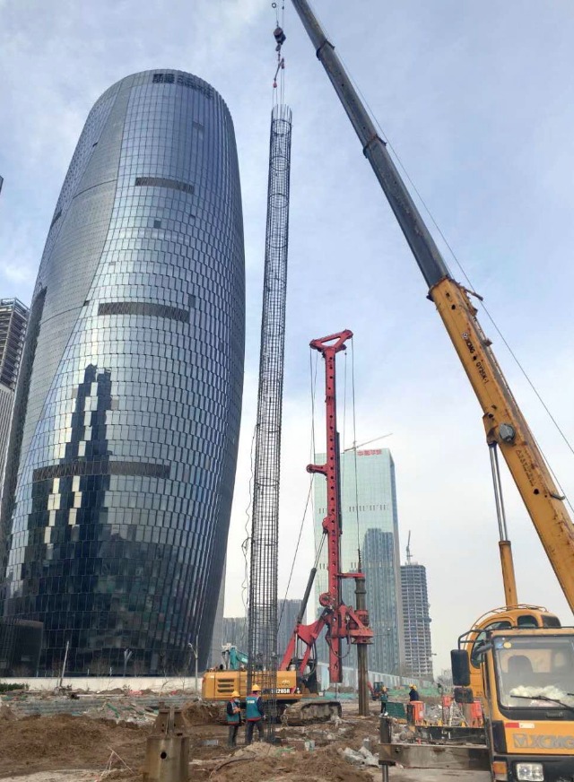 403根桩基打造钢筋铁骨14号线丽泽商务区站复工