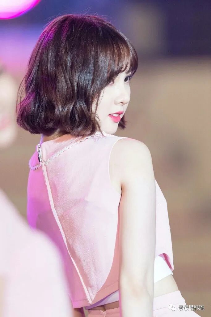 但是同样的效果,可乐和短发之间可能差了一个丁恩妃吧.