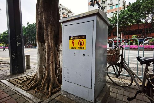 提升城市环境 荔湾区路边电箱"换新装"信息时报 2020-03-27 19:11:31