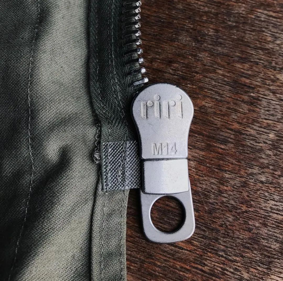 什么拉链要几百块一条?