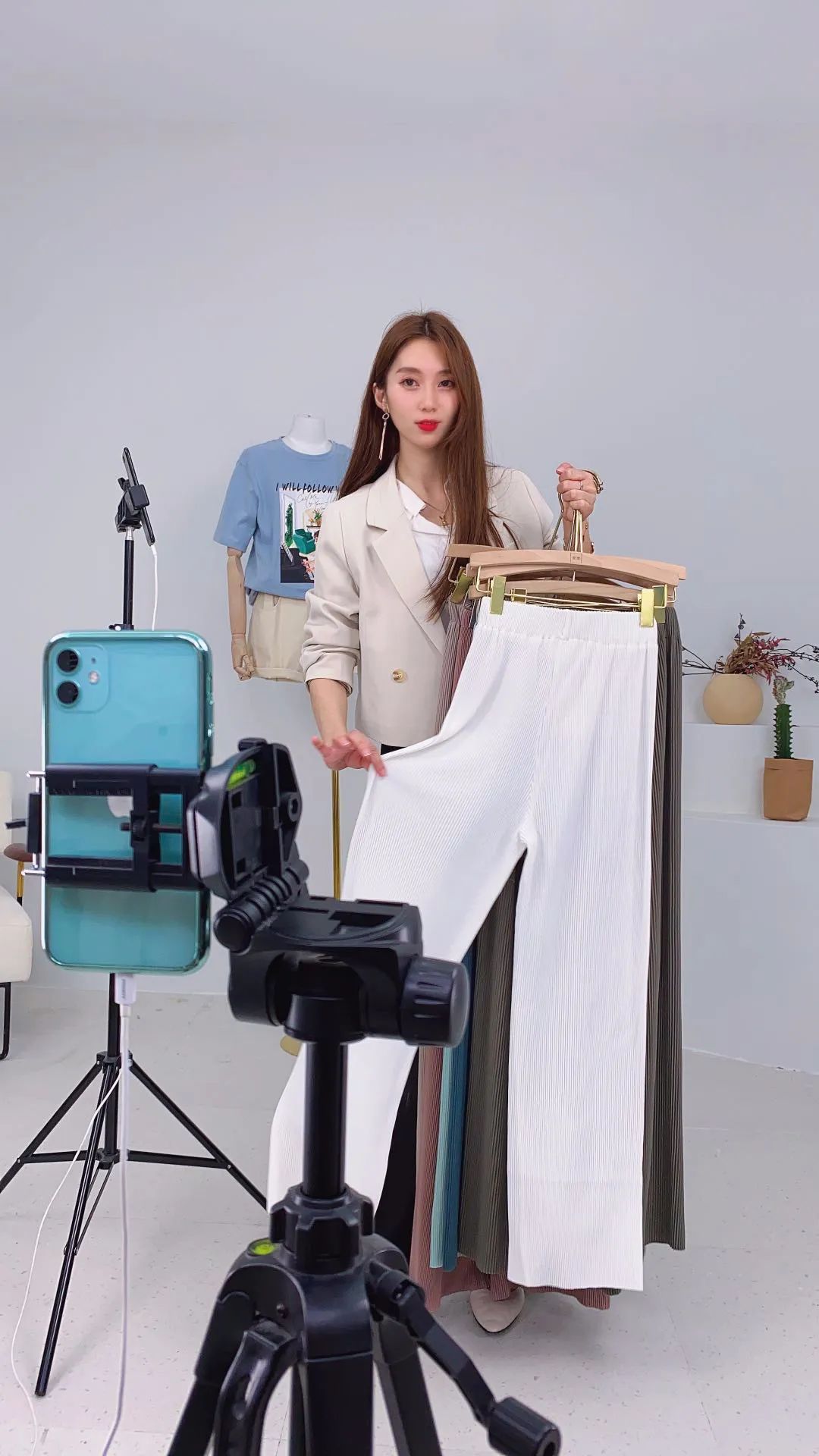 不敢偷懒的女主播:26岁,只睡3小时,1天收入122万