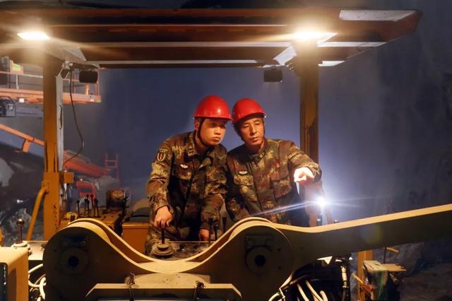 他是兵王更是一把掘进的尖刀